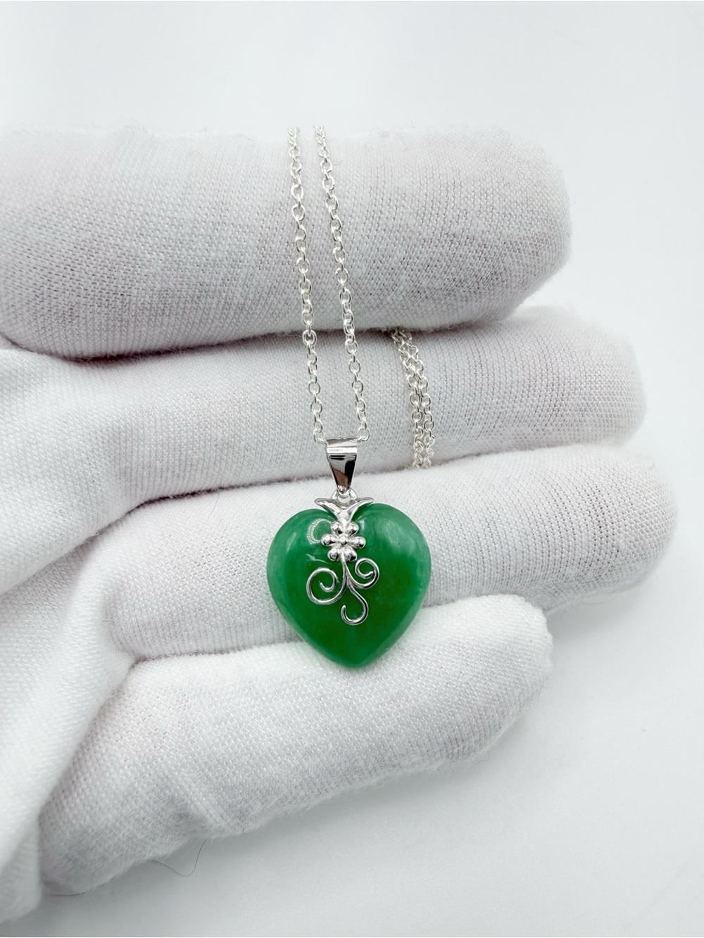 .925 Sterling Silver Green Jade Heart Necklace